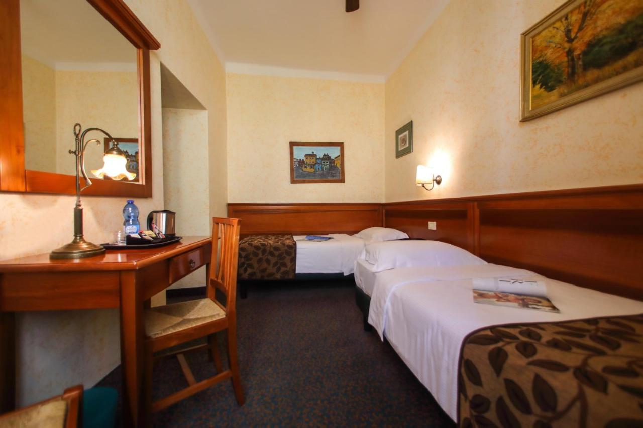 גרגננו Hotel Garni Riviera מראה חיצוני תמונה