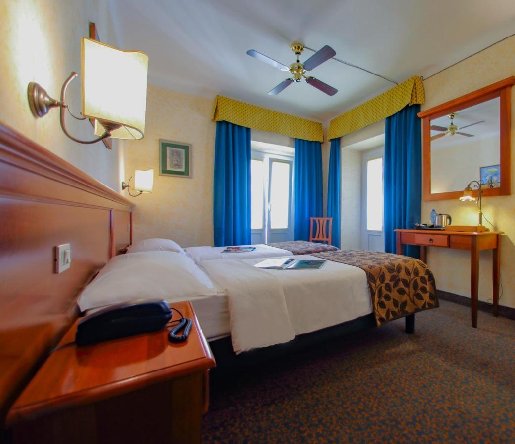 גרגננו Hotel Garni Riviera מראה חיצוני תמונה