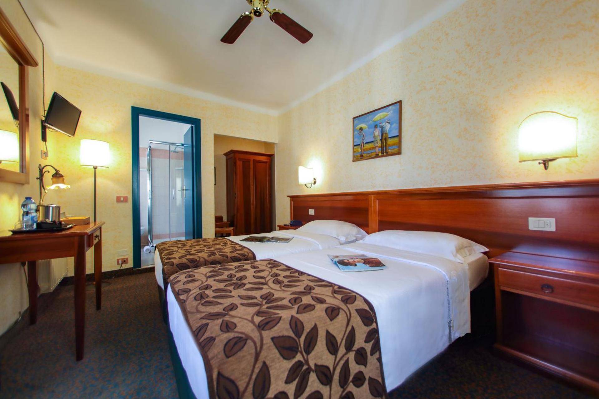 גרגננו Hotel Garni Riviera מראה חיצוני תמונה